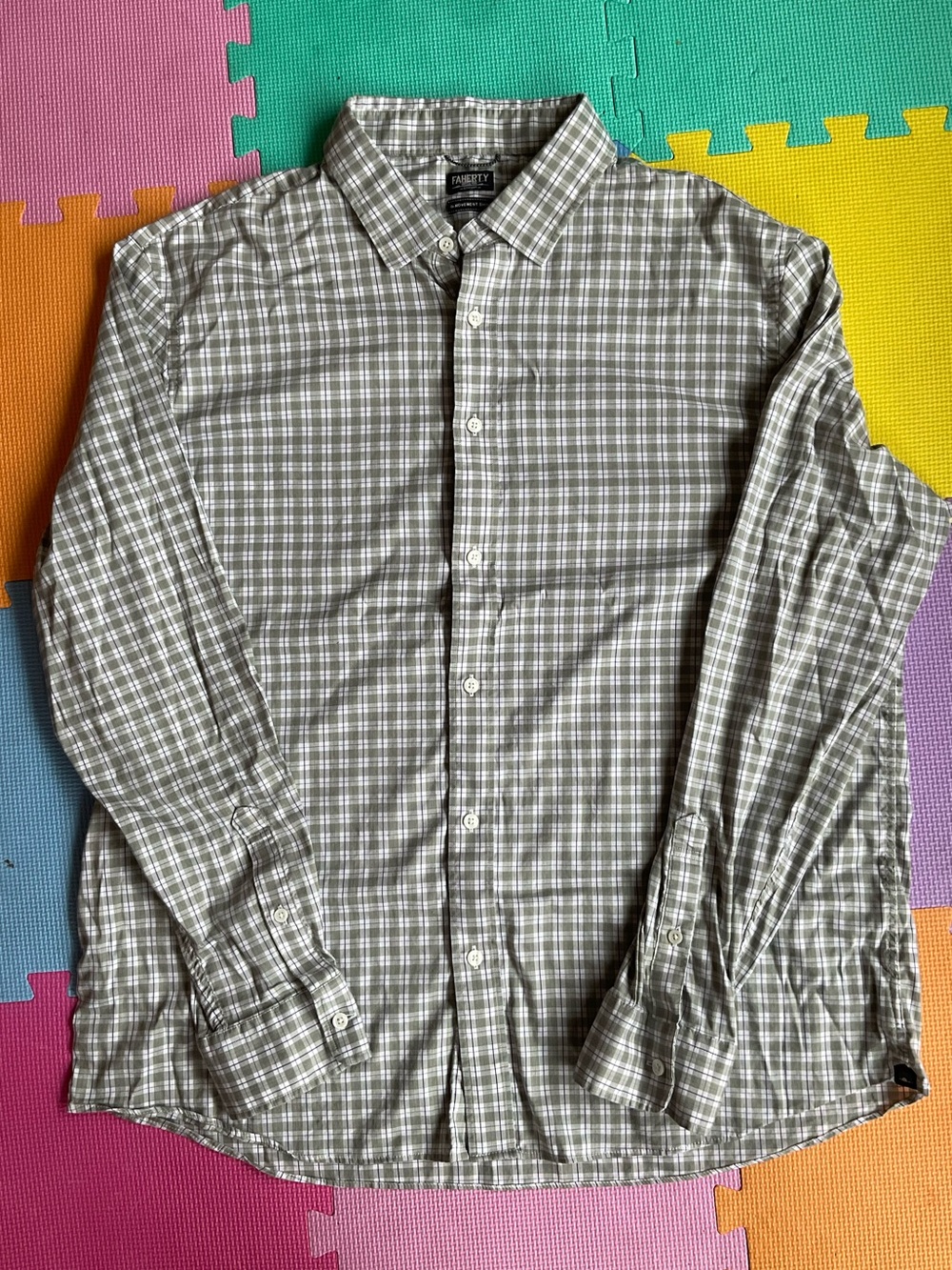 ⛳️Faherty Movement Performance Plaid Button Up Sport Shirt Medium Sage Green